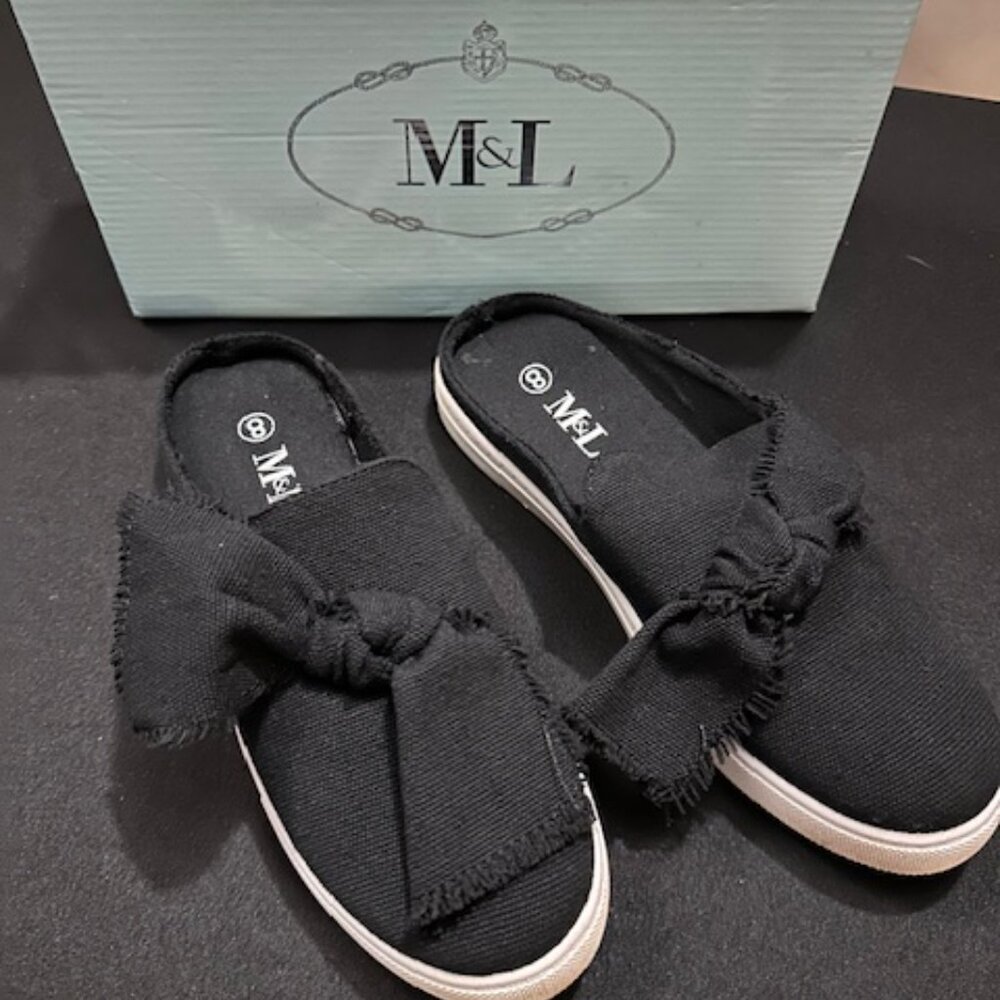 M & L   Black Slip on Mule  7889  NWT Boutique